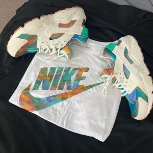 Size 13 Nike Huaraches and matching Nike Tee-Shirt xxL